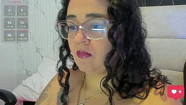 Reginavegaa online show from July 22, 11:35 am