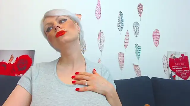 Snapshot of ForeverBarbie_ chatting on September 12, 11:26 pm ForeverBarbie online show from September 12, 11:26 pm