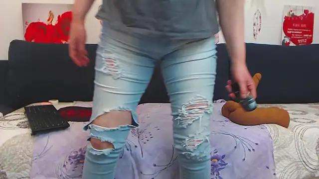 Snapshot of ForeverBarbie_ chatting on March 2, 7:15 am ForeverBarbie online show from March 2, 7:15 am