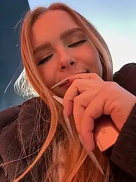 Snapshot of mur_girl chatting on March 17, 11:42 am mur girl online show from March 17, 11:42 am