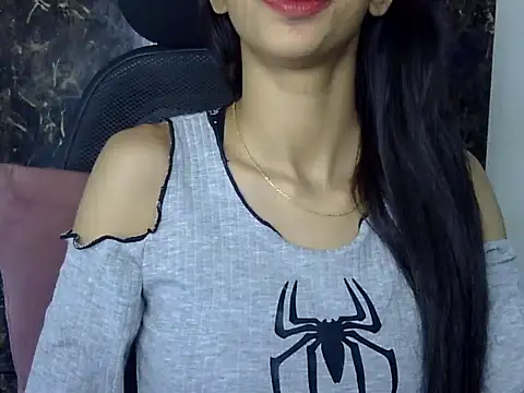 Snapshot of MAAYRA_09 chatting on February 1, 7:13 pm MAAYRA 09 online show from February 1, 7:13 pm