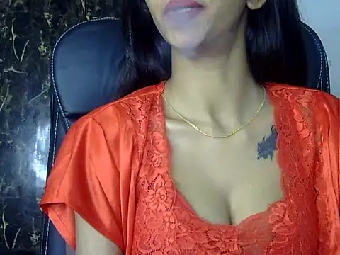 Snapshot of MAAYRA_09 chatting on February 12, 9:54 pm MAAYRA 09 online show from February 12, 9:54 pm