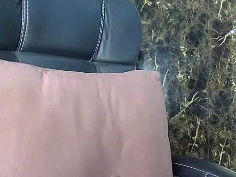 Snapshot of MAAYRA_09 chatting on February 14, 10:47 pm MAAYRA 09 online show from February 14, 10:47 pm