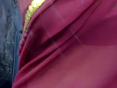 Snapshot of MAAYRA_09 chatting on March 4, 6:18 pm MAAYRA 09 online show from March 4, 6:18 pm