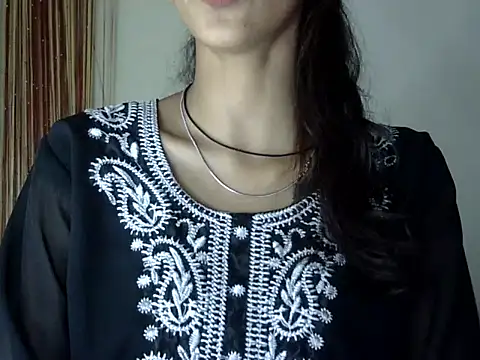 Snapshot of MAAYRA_09 chatting on October 3, 5:54 pm MAAYRA 09 online show from October 3, 5:54 pm