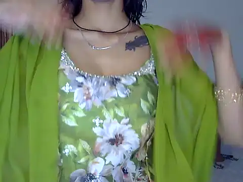 Snapshot of MAAYRA_09 chatting on October 11, 9:19 am MAAYRA 09 online show from October 11, 9:19 am