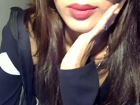 Snapshot of MAAYRA_09 chatting on November 1, 1:13 pm MAAYRA 09 online show from November 1, 1:13 pm