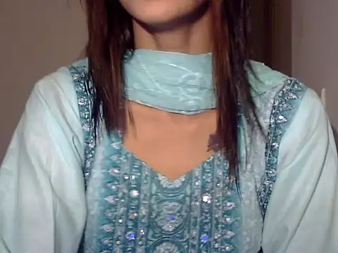 Snapshot of MAAYRA_09 chatting on December 17, 10:54 am MAAYRA 09 online show from December 17, 10:54 am