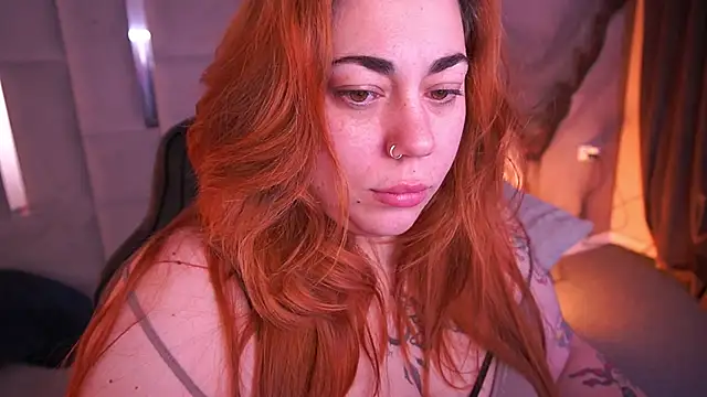 Kittywakee online show from December 15, 11:42 pm