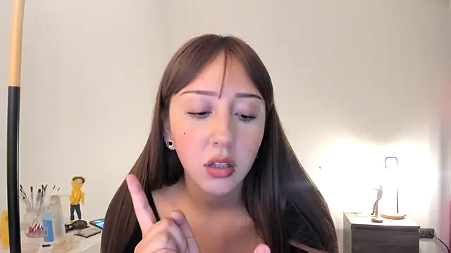 Snapshot of HeyTati chatting on December 19, 12:24 am HeyTati online show from December 19, 12:24 am