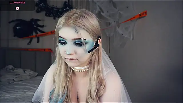 Snapshot of DarylGary chatting on October 31, 5:58 pm DarylGary online show from October 31, 5:58 pm