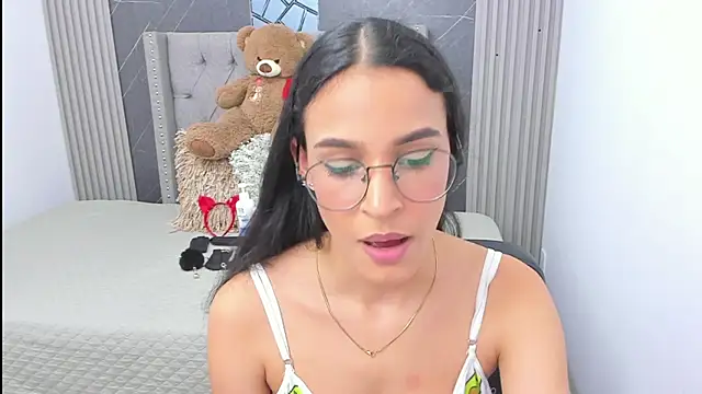 Snapshot of Susieeve chatting on December 12, 10:42 pm Susieeve online show from December 12, 10:42 pm