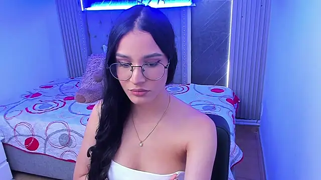 Snapshot of Susieeve chatting on February 19, 9:03 pm Susieeve online show from February 19, 9:03 pm