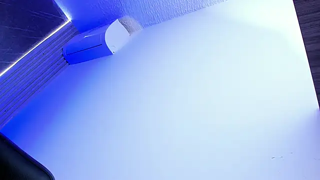 Snapshot of Susieeve chatting on March 11, 12:11 am Susieeve online show from March 11, 12:11 am