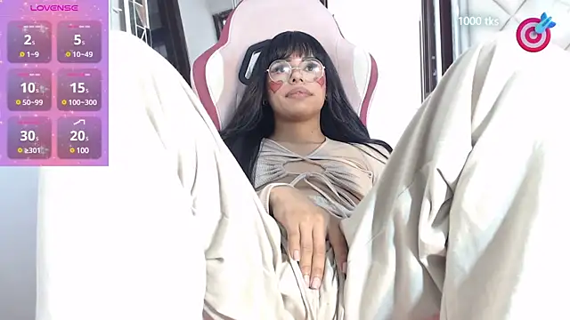 DannaDooll99 online show from February 3, 2:24 pm