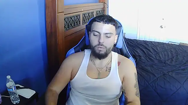 Snapshot of MasterKvn chatting on February 28, 9:01 pm MasterKvn online show from February 28, 9:01 pm