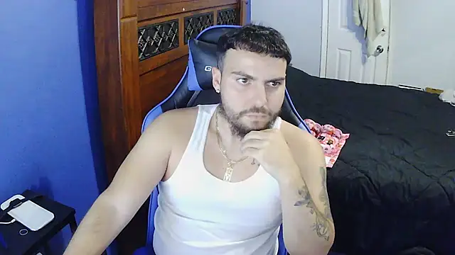 Snapshot of MasterKvn chatting on March 12, 1:58 am MasterKvn online show from March 12, 1:58 am