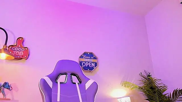 lupeebony online show from January 22, 1:31 am