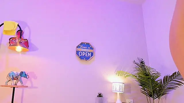 lupeebony online show from January 26, 1:31 am