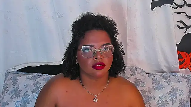 Snapshot of conielaurenth chatting on November 2, 11:01 am conielaurenth online show from November 2, 11:01 am