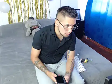 Snapshot of Jeiison_duf chatting on December 2, 7:31 pm Jeiison duf online show from December 2, 7:31 pm