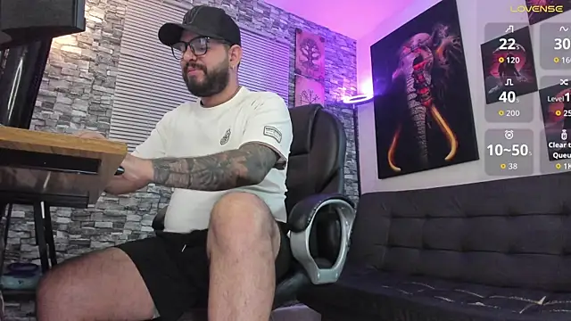 Ethan Castellano online show from June 11, 11:03 pm