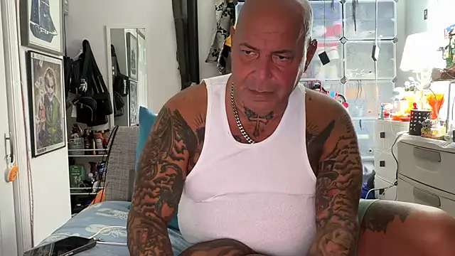 Snapshot of joeytatts66 chatting on October 12, 1:04 am joeytatts66 online show from October 12, 1:04 am