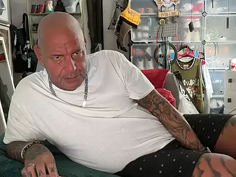 joeytatts66 online show from November 14, 2:32 am