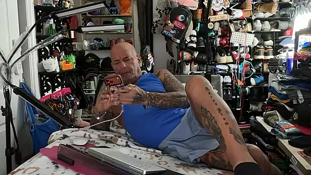 joeytatts66 online show from June 29, 1:45 am