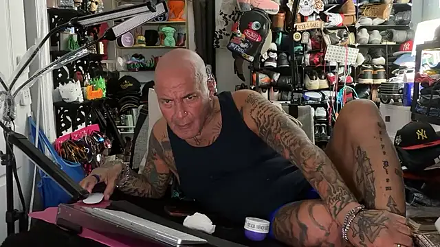 joeytatts66 online show from July 2, 1:49 am