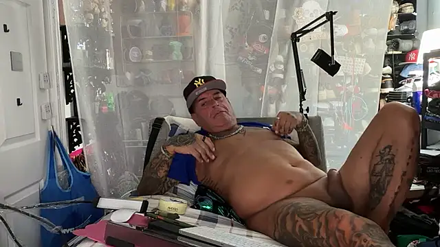 joeytatts66 online show from July 22, 1:41 am