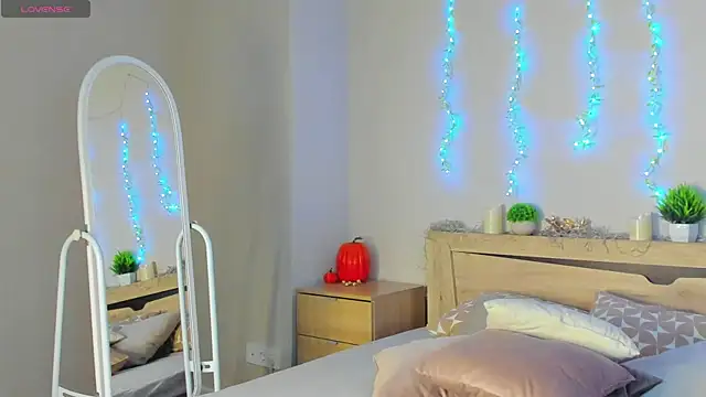 Snapshot of Cherry_Price chatting on May 5, 11:13 pm Cherry Price online show from May 5, 11:13 pm