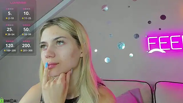 Snapshot of Cherry_Price chatting on July 14, 11:21 pm Cherry Price online show from July 14, 11:21 pm