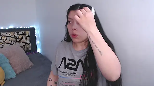 iam emy online show from October 25, 11:29 am