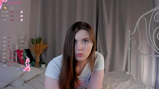 Snapshot of LoraDevon chatting on February 27, 9:47 pm LoraDevon online show from February 27, 9:47 pm