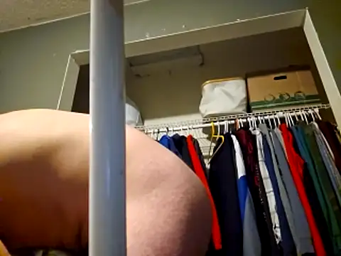 Spunwhiteboy1992 online show from December 5, 6:11 am