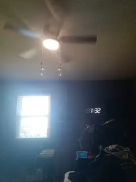 Spunwhiteboy1992 online show from June 12, 5:23 pm