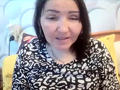 ClaireSunset online show from April 26, 5:21 pm