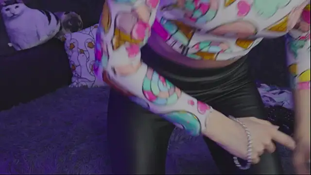 Snapshot of Kathleen_Meow chatting on February 14, 6:29 pm Kathleen Meow online show from February 14, 6:29 pm