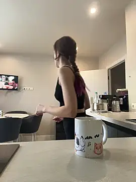 Snapshot of Kathleen_Meow chatting on December 17, 7:03 am Kathleen Meow online show from December 17, 7:03 am