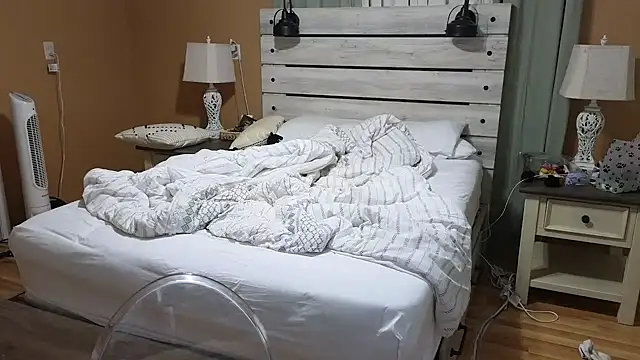 Snapshot of TexasTattooedHouseWife chatting on November 7, 2:50 pm TexasTattooedHouseWife online show from November 7, 2:50 pm