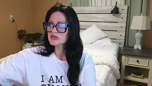 Snapshot of TexasTattooedHouseWife chatting on December 5, 3:26 am TexasTattooedHouseWife online show from December 5, 3:26 am