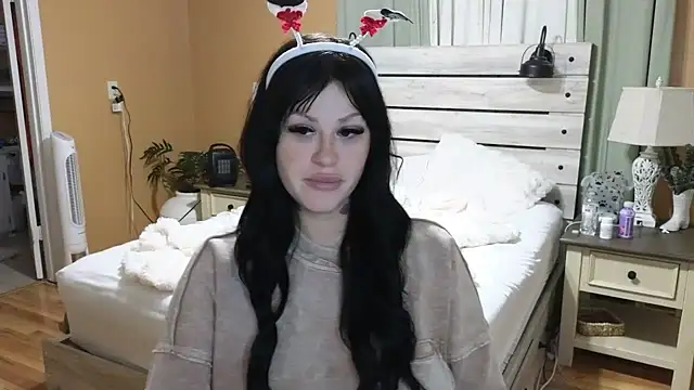 Snapshot of TexasTattooedHouseWife chatting on December 15, 5:39 pm TexasTattooedHouseWife online show from December 15, 5:39 pm