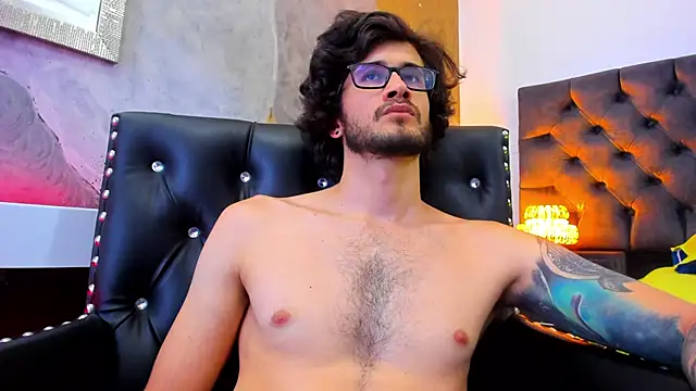 Loggan donnelly online show from December 18, 11:51 pm