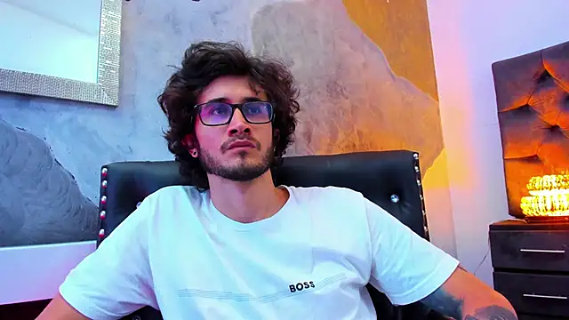 Loggan donnelly online show from December 22, 11:41 pm