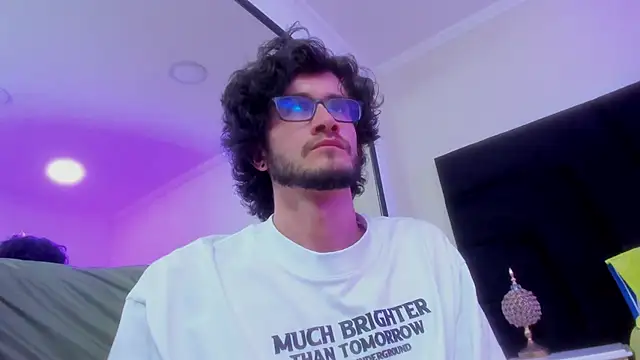 Loggan donnelly online show from January 2, 11:49 pm