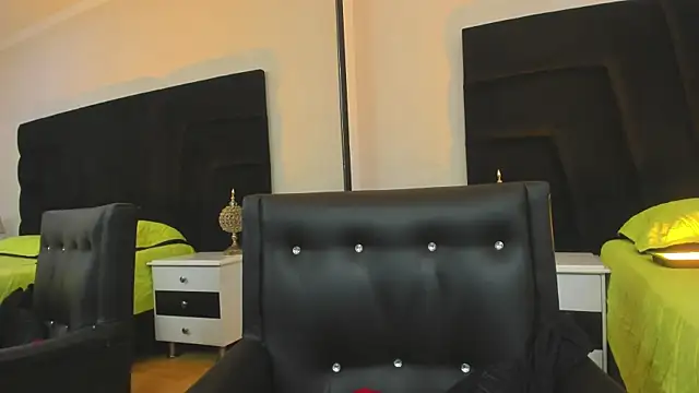 Loggan donnelly online show from January 5, 1:45 am