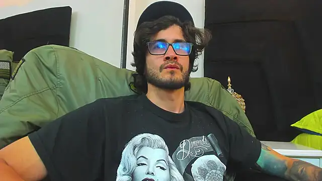 Loggan donnelly online show from January 6, 12:16 am