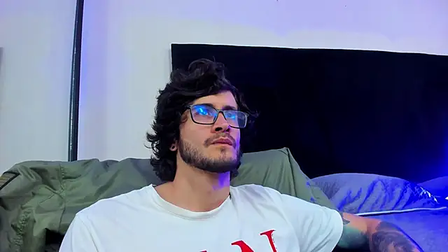 Loggan donnelly online show from January 9, 8:22 pm