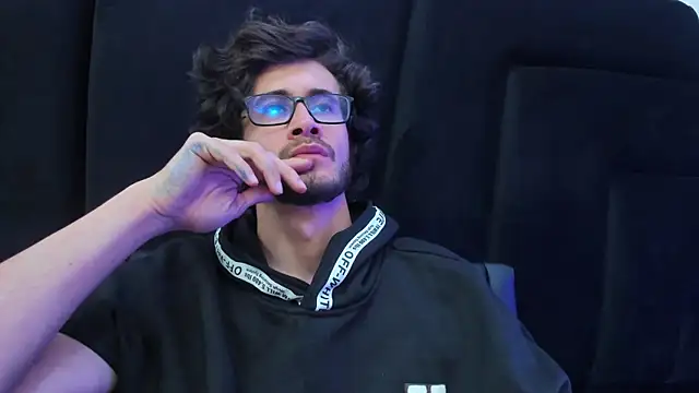 Loggan donnelly online show from January 12, 1:42 am